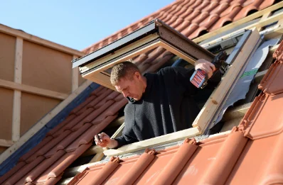 Pose de fenêtres de toit Velux à Broquiès